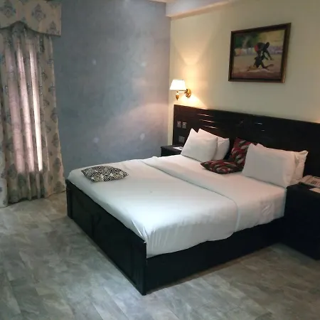 Villa Garden Hotel Owerri-3